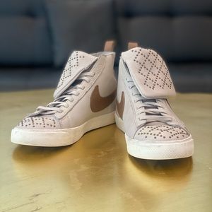 NIKE Blazer Sneakers . Size 6.5.